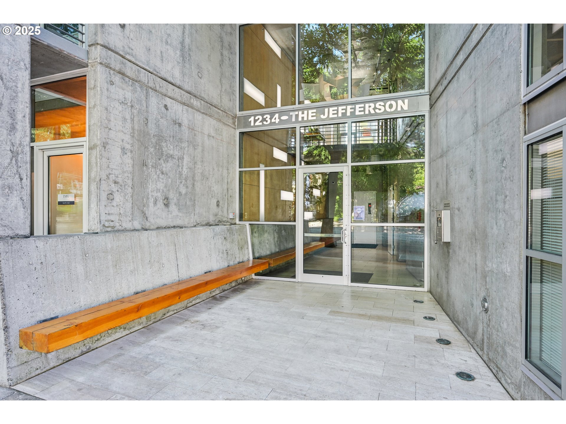 1234 Southwest 18th Avenue, Unit 501 Portland, OR 97205 - Photo 3 of 32