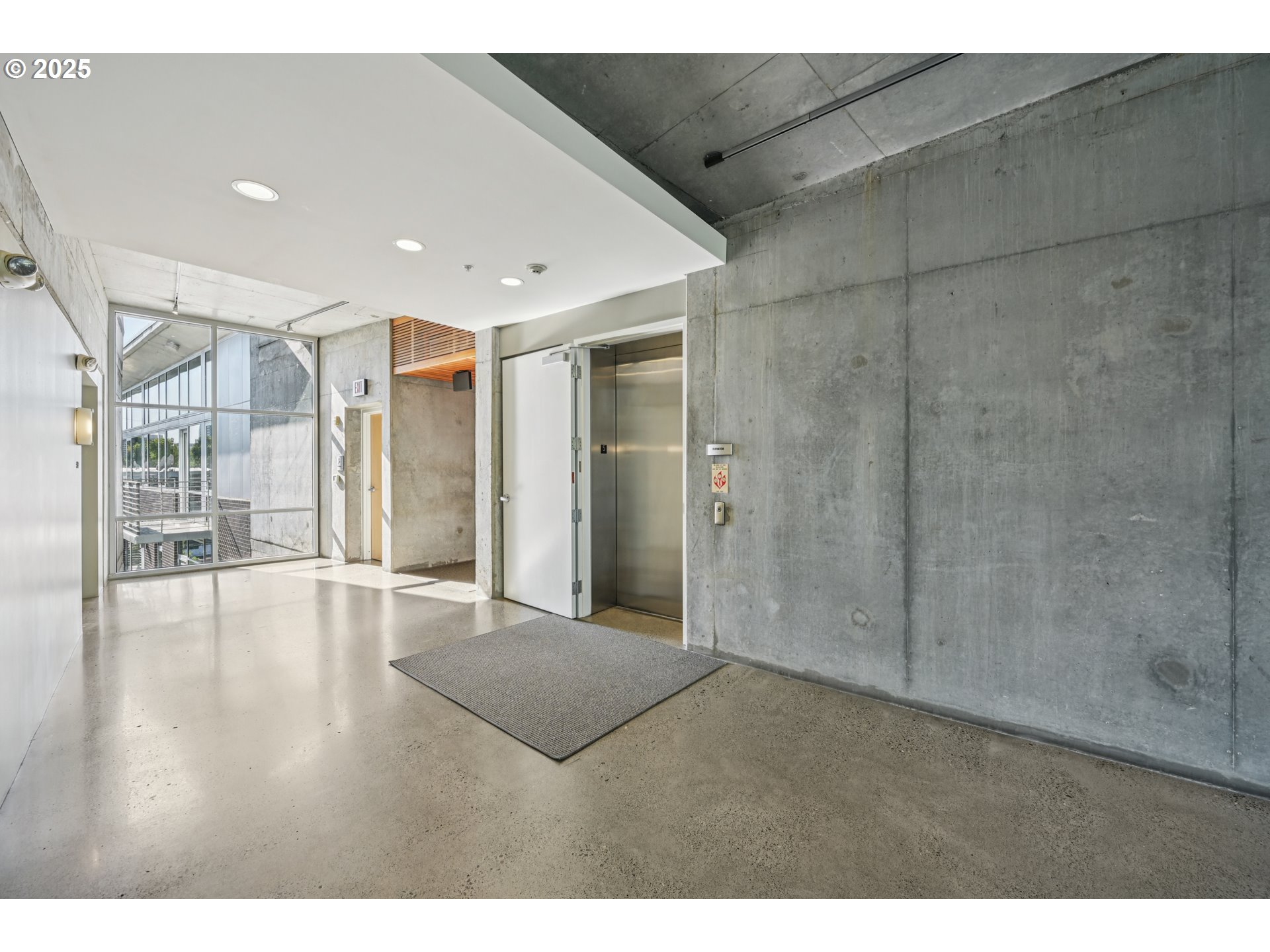 1234 Southwest 18th Avenue, Unit 501 Portland, OR 97205 - Photo 5 of 32