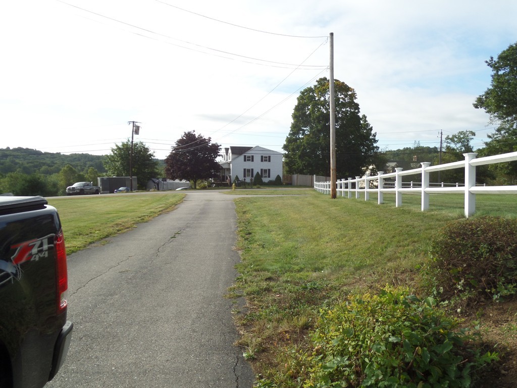 58 Smithville Road Spencer, MA 01562 - Photo 3 of 30 Gallery Image 3