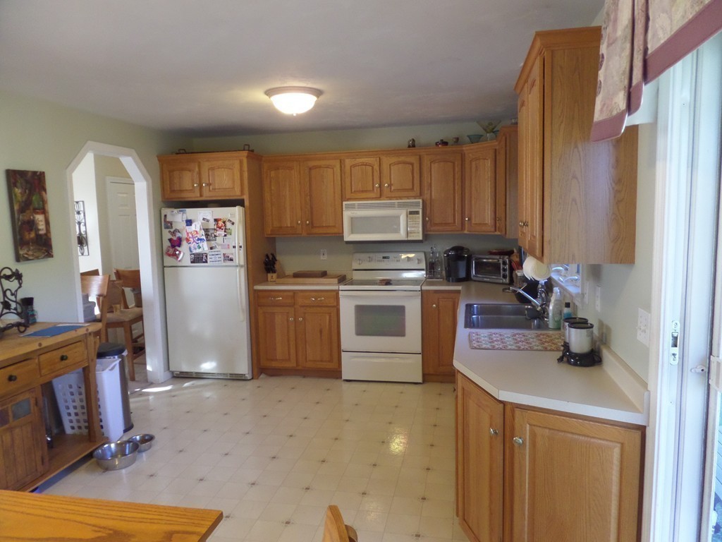 58 Smithville Road Spencer, MA 01562 - Photo 6 of 30 Gallery Image 6