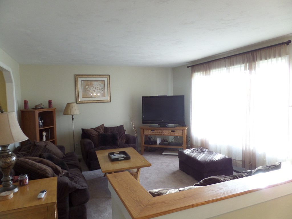 58 Smithville Road Spencer, MA 01562 - Photo 7 of 30 Gallery Image 7