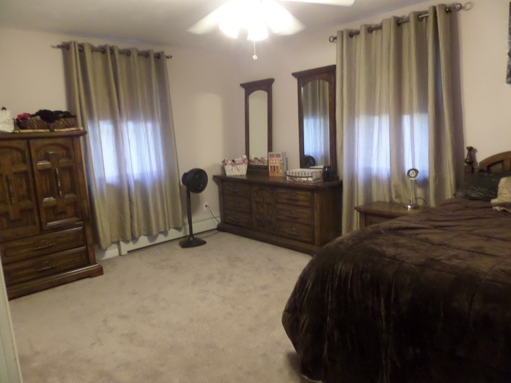 58 Smithville Road Spencer, MA 01562 - Photo 8 of 30 Gallery Image 8