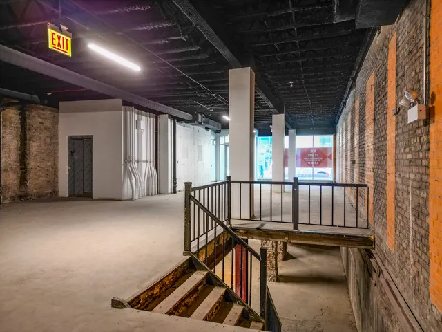 $2,995,000 | 6 South Clark Street, Chicago, IL 60603