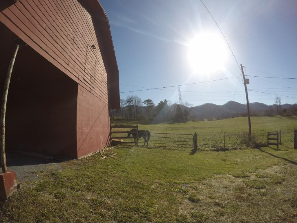 657 Cherokee Mountain Road Johnson City, TN 37604 - Photo 4 of 4 Photo 4