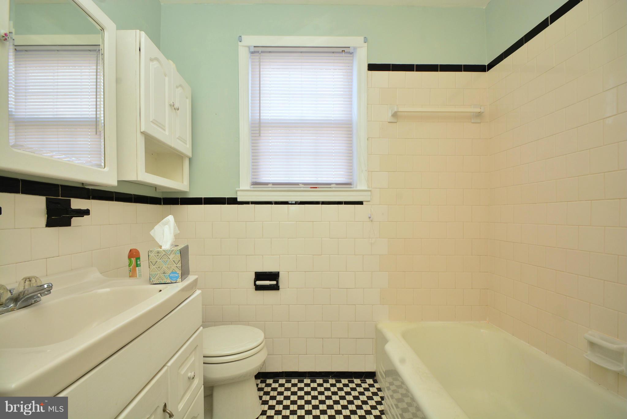 8761 Old Harford Road Baltimore, MD 21234 - Photo 19 of 30 Bath