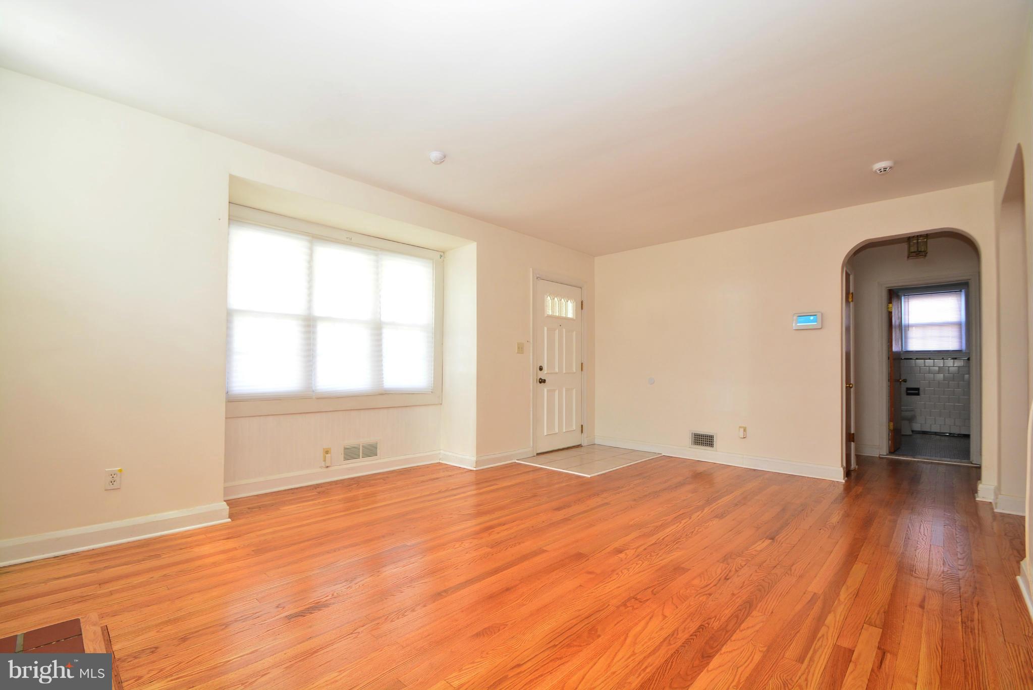 8761 Old Harford Road Baltimore, MD 21234 - Photo 6 of 30 Entrance area