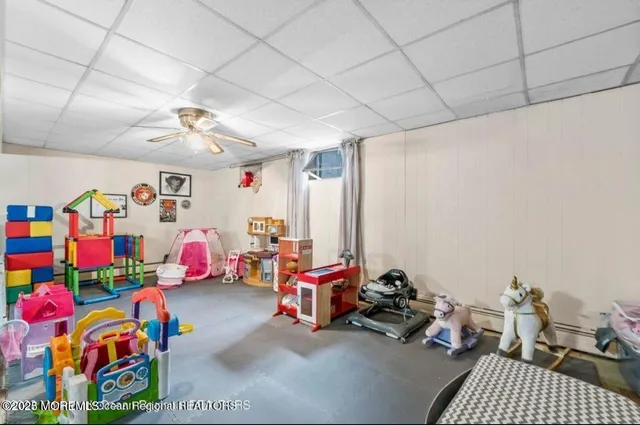 a very nice looking room with many windows