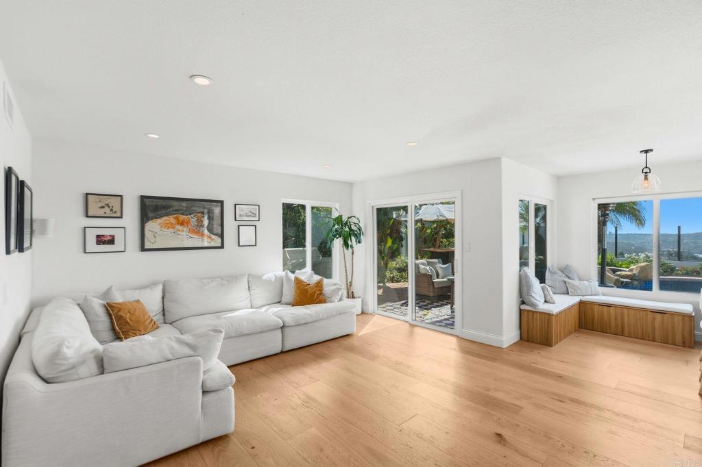 5004 Viewridge Way Oceanside, CA 92056 - Photo 11 of 34 Gallery Image 11