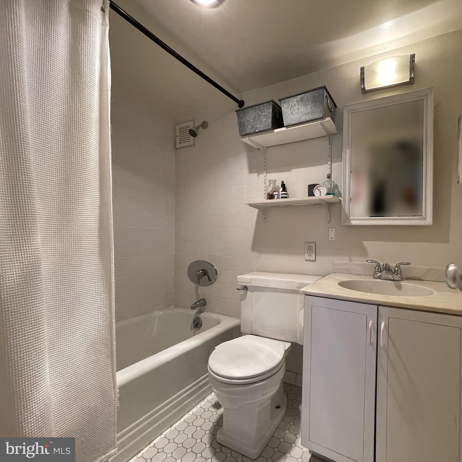 200 Locust Street, Unit 18EN Philadelphia, PA 19106 - Photo 14 of 23