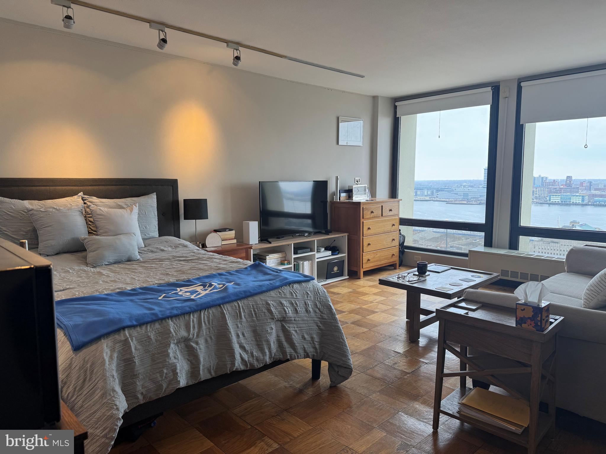 200 Locust Street, Unit 18EN Philadelphia, PA 19106 - Photo 3 of 23