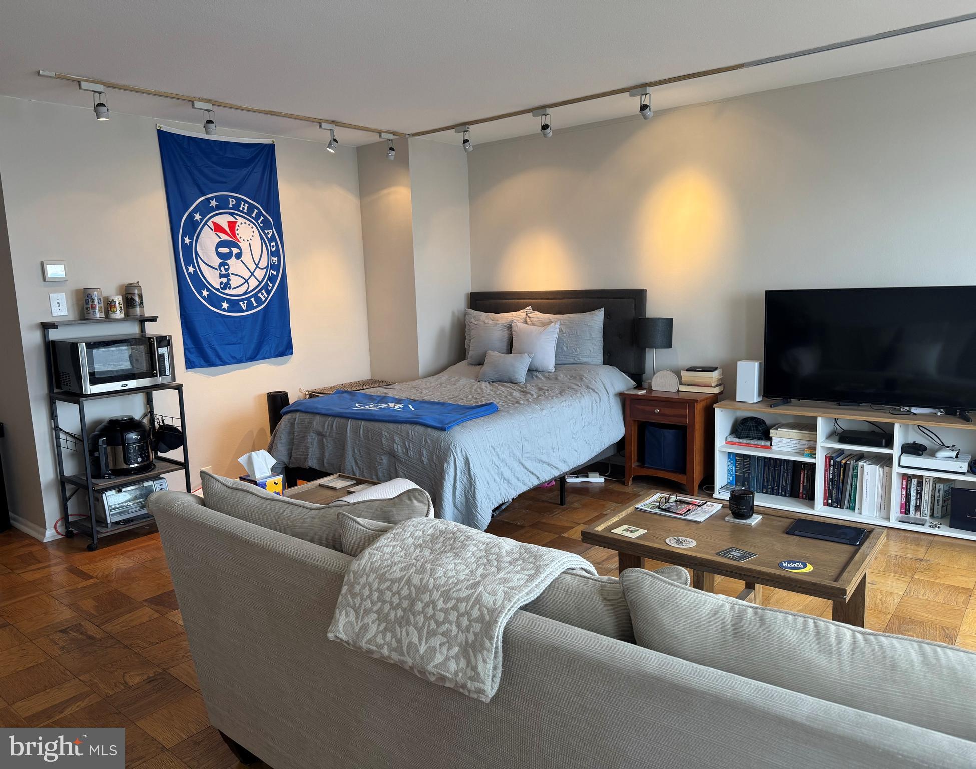 200 Locust Street, Unit 18EN Philadelphia, PA 19106 - Photo 6 of 23