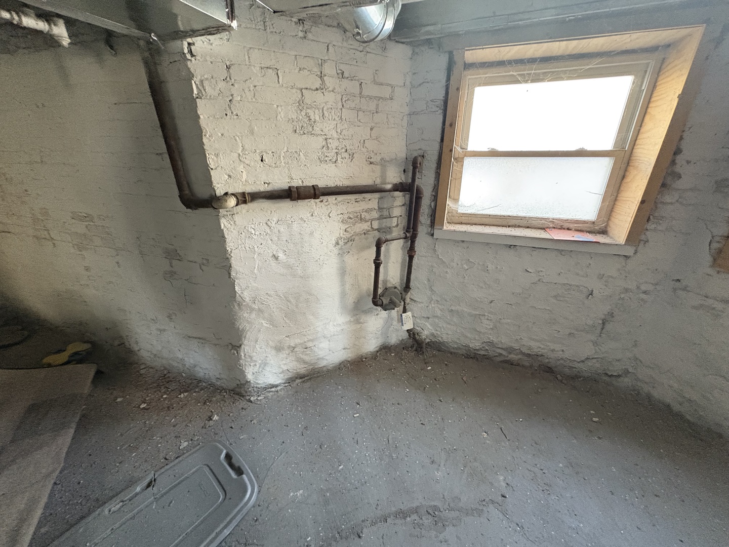 3843 West Fillmore Street Chicago, IL 60624 - Photo 26 of 38 an empty room with a window