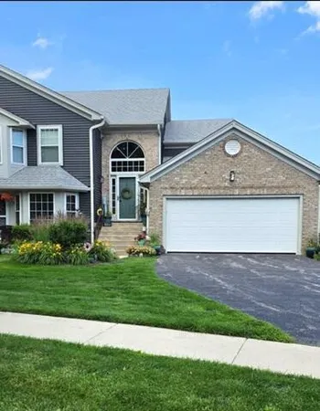$379,000 | 346 Kresswood Drive, Unit 10D, West Chicago, IL 60185