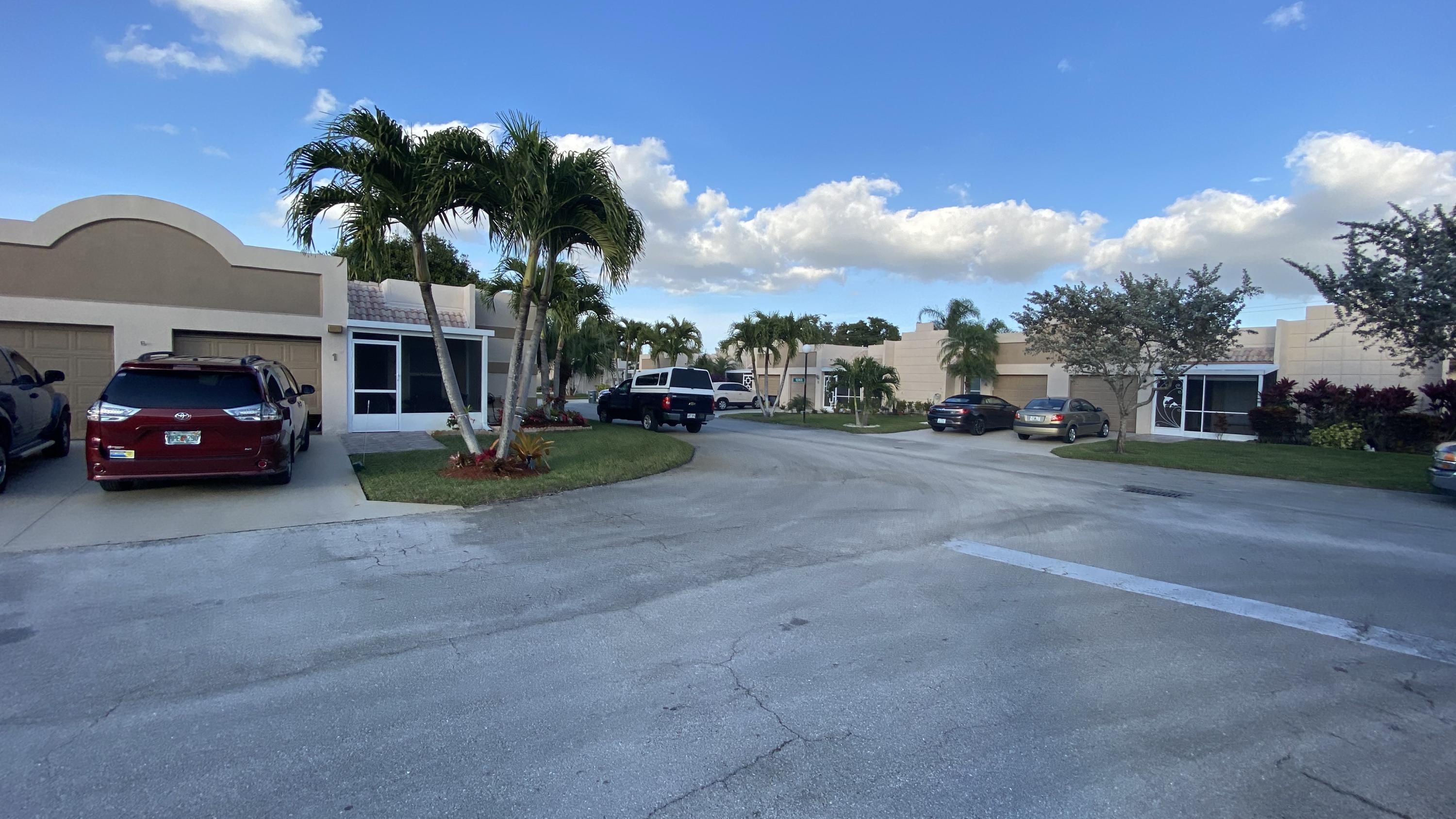 9070 Tracy Court, Unit 8 Boca Raton, FL 33496 - Photo 19 of 31 20200130_214417491_iOS