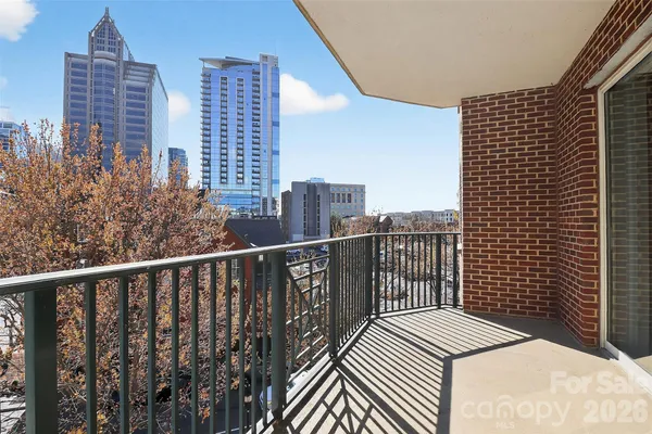 $479,000 | 300 West 5th Street, Unit 413, Charlotte, NC 28202