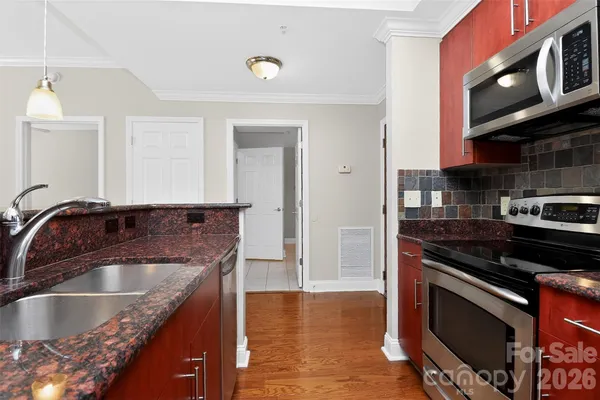 $479,000 | 300 West 5th Street, Unit 413, Charlotte, NC 28202