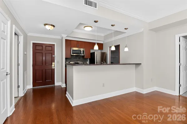 $479,000 | 300 West 5th Street, Unit 413, Charlotte, NC 28202