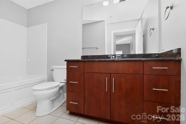 $479,000 | 300 West 5th Street, Unit 413, Charlotte, NC 28202