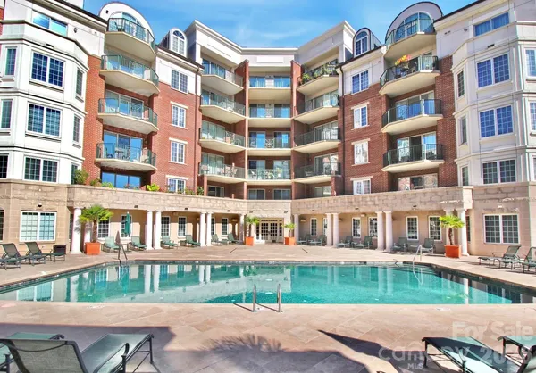 $479,000 | 300 West 5th Street, Unit 413, Charlotte, NC 28202