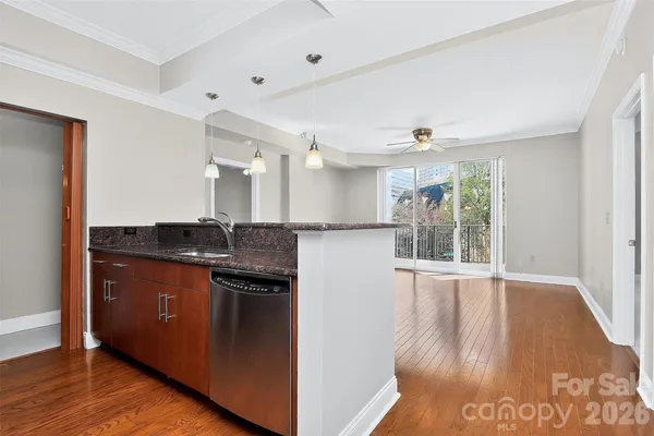 $479,000 | 300 West 5th Street, Unit 413, Charlotte, NC 28202