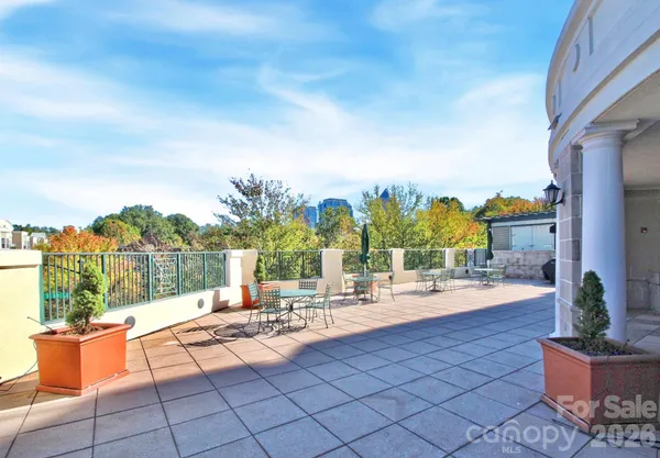 $479,000 | 300 West 5th Street, Unit 413, Charlotte, NC 28202