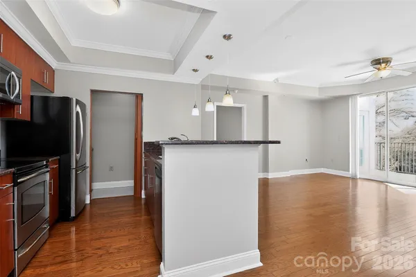 $479,000 | 300 West 5th Street, Unit 413, Charlotte, NC 28202