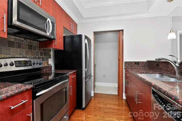 $479,000 | 300 West 5th Street, Unit 413, Charlotte, NC 28202