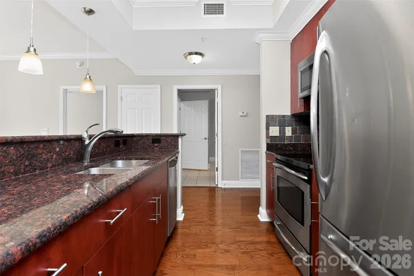 $479,000 | 300 West 5th Street, Unit 413, Charlotte, NC 28202