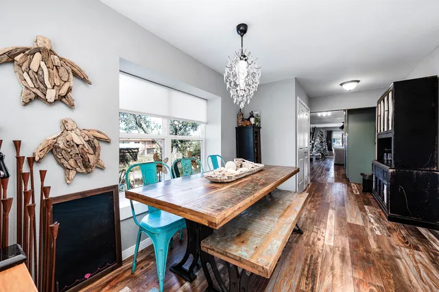 $599,000 | 325 Ling Street, Bayou Vista, TX 77563