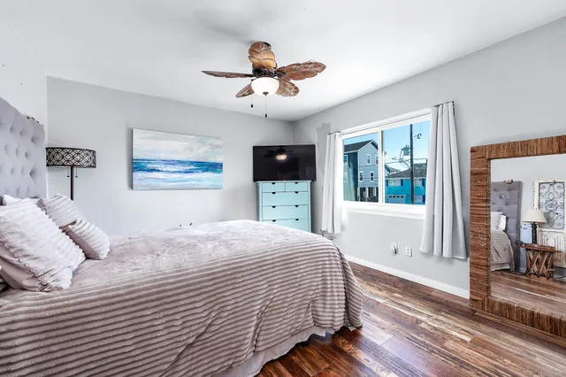 $599,000 | 325 Ling Street, Bayou Vista, TX 77563