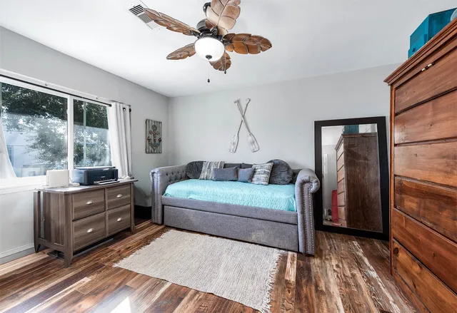 $599,000 | 325 Ling Street, Bayou Vista, TX 77563