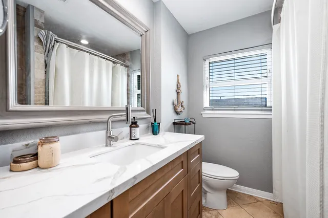 $599,000 | 325 Ling Street, Bayou Vista, TX 77563