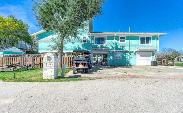 $599,000 | 325 Ling Street, Bayou Vista, TX 77563