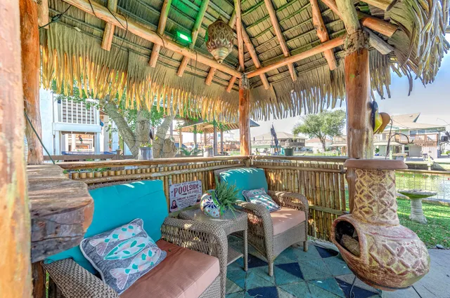 $599,000 | 325 Ling Street, Bayou Vista, TX 77563