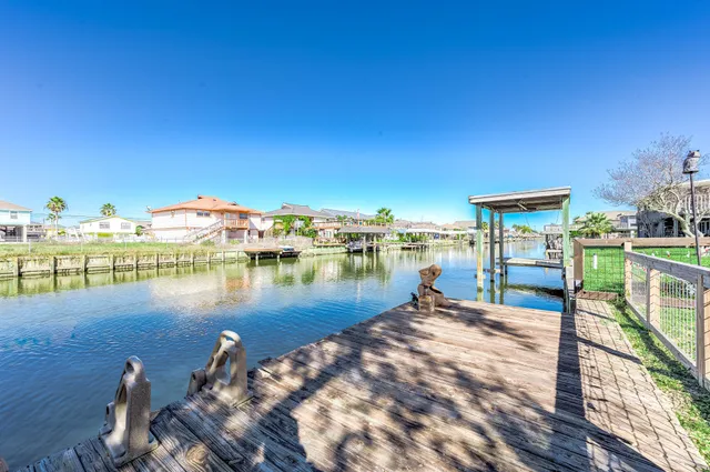 $599,000 | 325 Ling Street, Bayou Vista, TX 77563