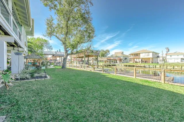 $599,000 | 325 Ling Street, Bayou Vista, TX 77563