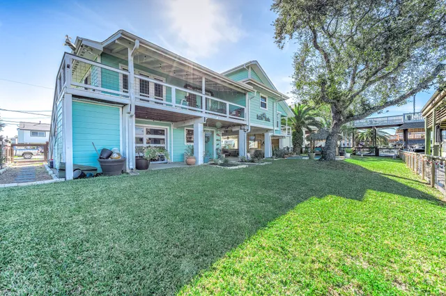 $599,000 | 325 Ling Street, Bayou Vista, TX 77563