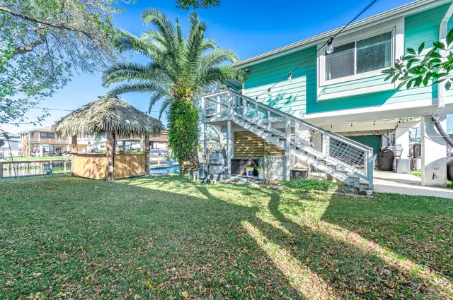 $599,000 | 325 Ling Street, Bayou Vista, TX 77563