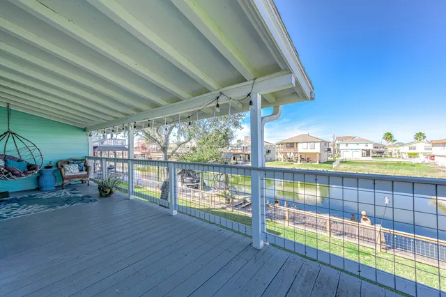 $599,000 | 325 Ling Street, Bayou Vista, TX 77563