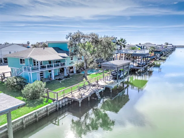 $599,000 | 325 Ling Street, Bayou Vista, TX 77563