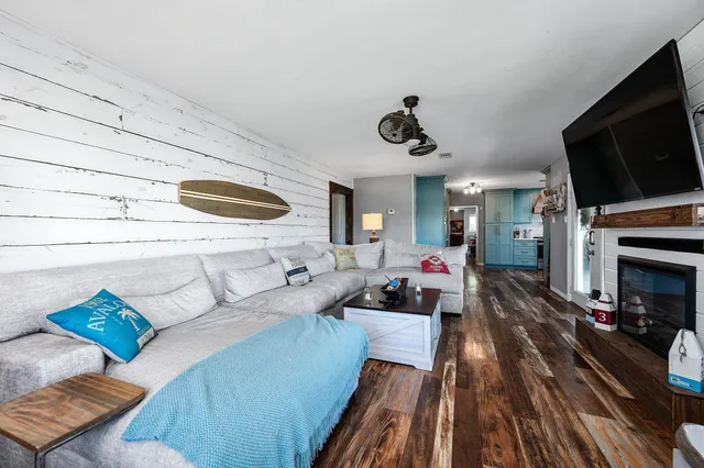 $599,000 | 325 Ling Street, Bayou Vista, TX 77563