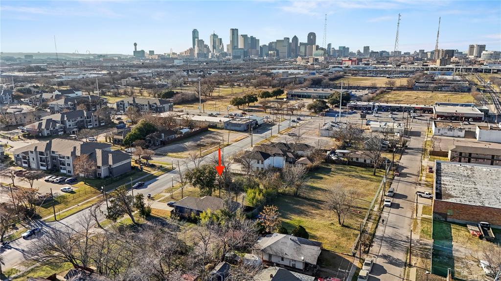 2804 Meadow Street Dallas, TX 75215 - Photo 3 of 7 a view of a city