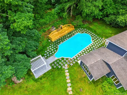 $1,500,000 | 12 East Mt Airy Road, Croton-on-Hudson, NY 10520