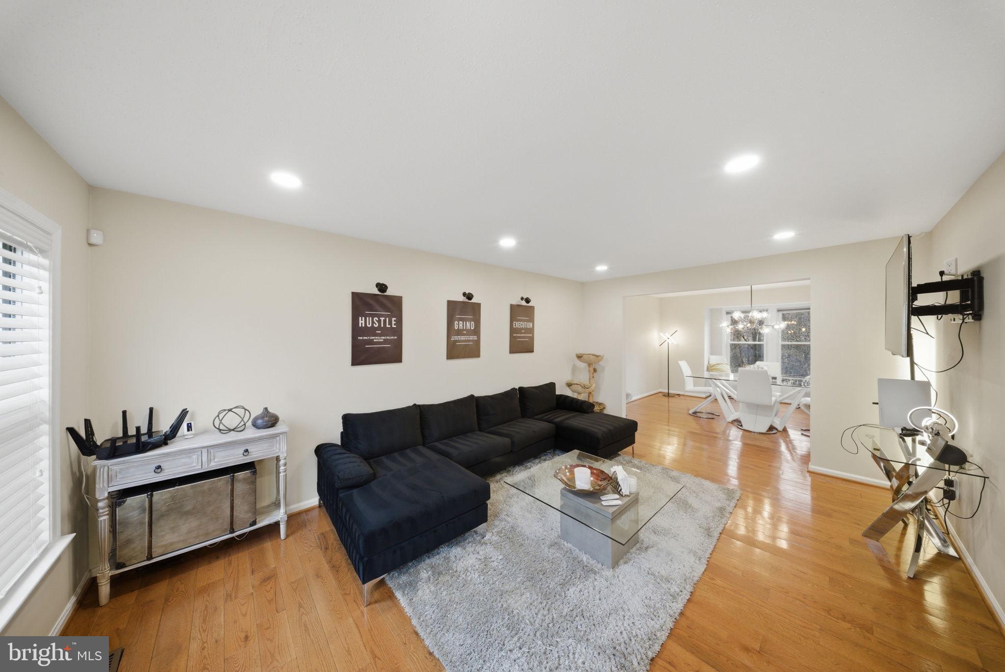 10501 Water Point Way Bowie, MD 20721 - Photo 2 of 21 Living Room