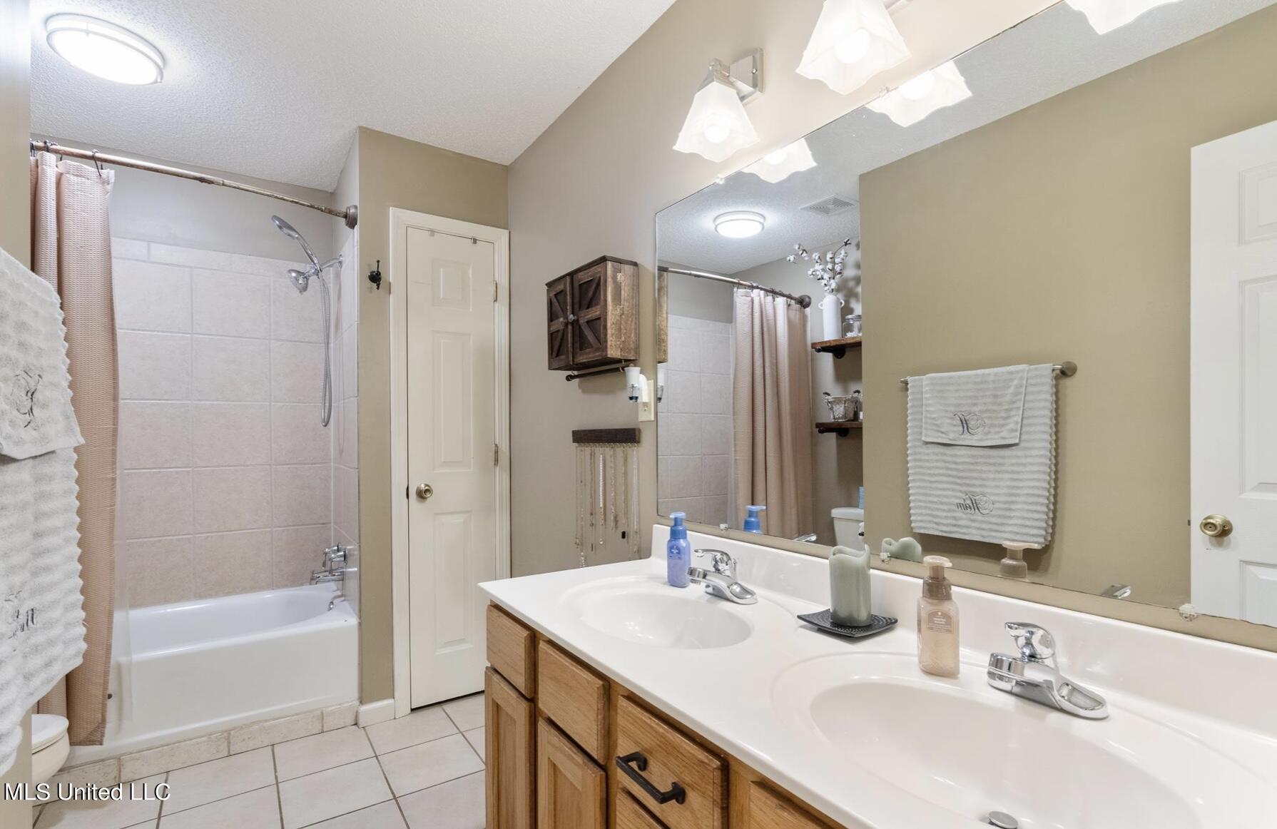 629 Gaines Road Hernando, MS 38632 - Photo 12 of 26 786E8AD0-4725-4101-832D-274E1EC39A10