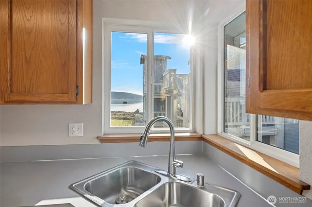 $389,000 | 651 Southeast Bayshore Drive, Unit B301, Oak Harbor, WA 98277