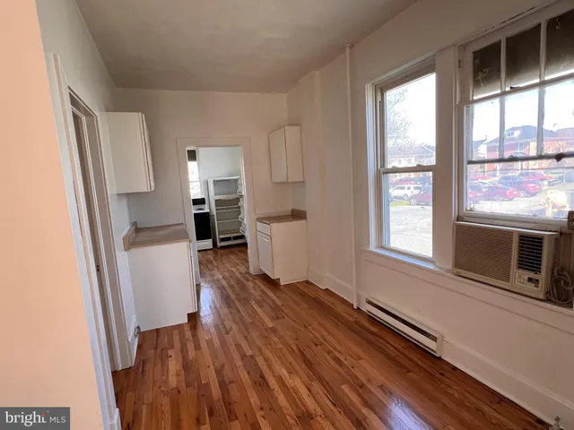 $1,200 | 24 West Cecil Street, Winchester, VA 22601