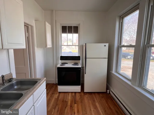 $1,200 | 24 West Cecil Street, Winchester, VA 22601