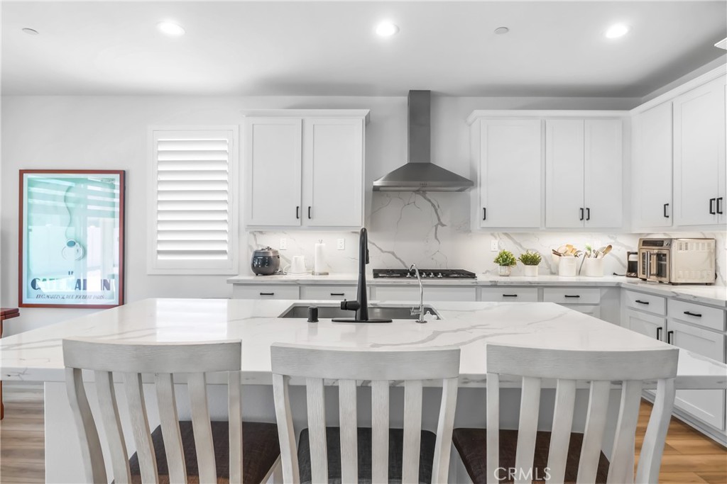 12939 Big Valley Court Riverside, CA 92503 - Photo 10 of 21 Kitchen