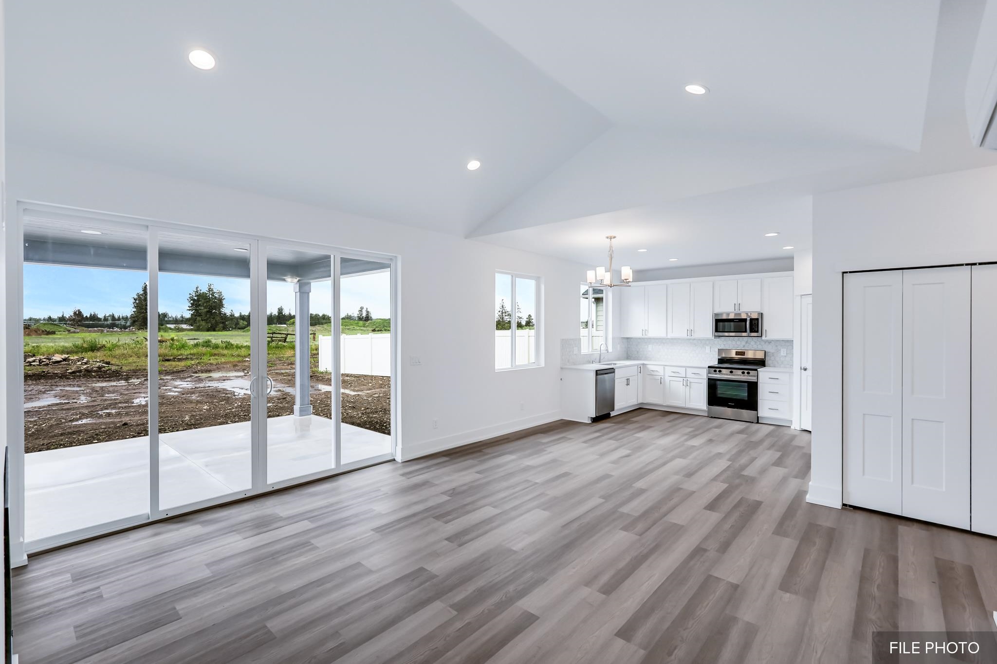 5885 South Sherri Lee Road Spokane, WA 99224 - Photo 14 of 35